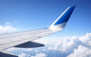 aileron-avion-ciel-bleu-nuages