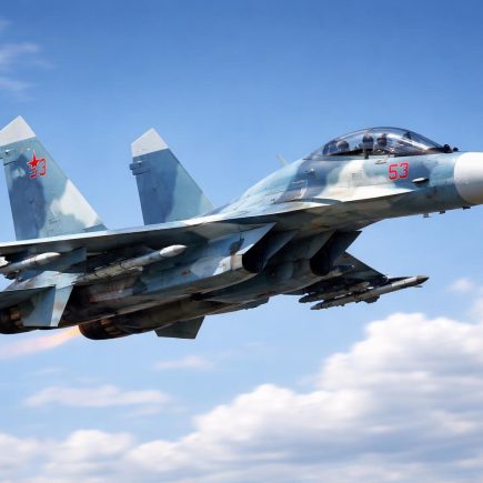 soukhoi-su-30-ciel-bleu-nuages-