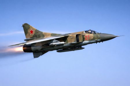mig-23-vol-ciel-bleu-trace