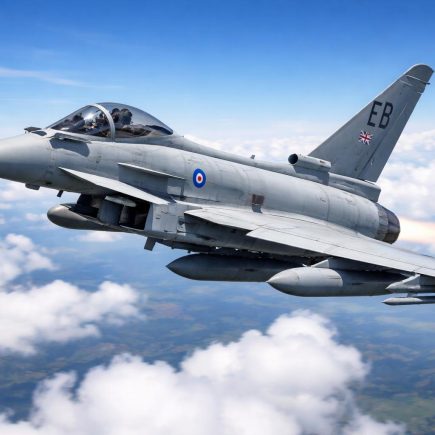 eurofighter-typhoon-vol-nuages-ciel-bleu