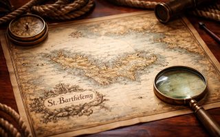 carte-ancienne-navigation-boussole-loupe
