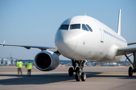 Poids d'un Avion : Comment est-il Calculé et Pourquoi est-ce Important ?